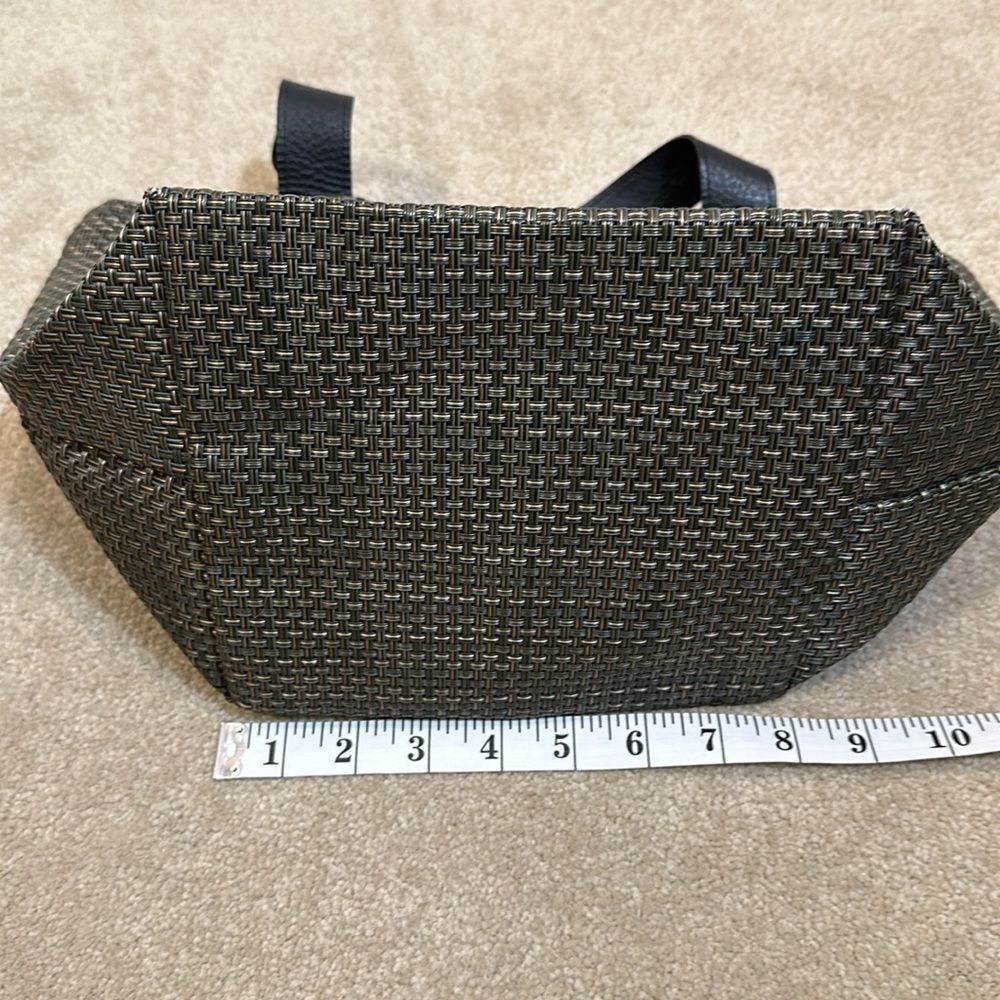 Chilewich Small Woven Market Tote Green with Black Handles - Picture 5 of 8